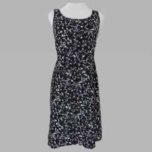 Ann Taylor 4P Black and Cream Sleeveless Shift Dress